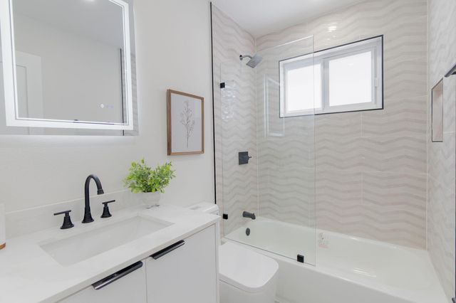 4330 NE 13th Avenue, Oakland Park, FL 33334