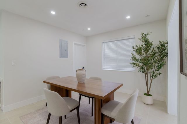 4330 NE 13th Avenue, Oakland Park, FL 33334