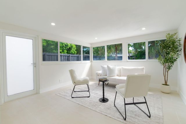 4330 NE 13th Avenue, Oakland Park, FL 33334