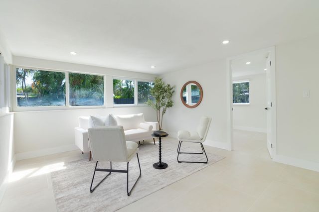 4330 NE 13th Avenue, Oakland Park, FL 33334