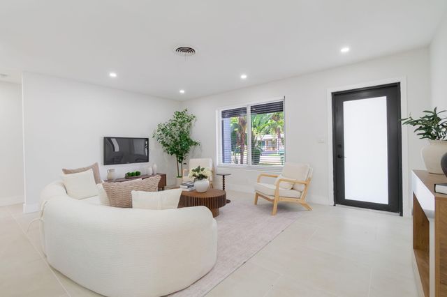 4330 NE 13th Avenue, Oakland Park, FL 33334