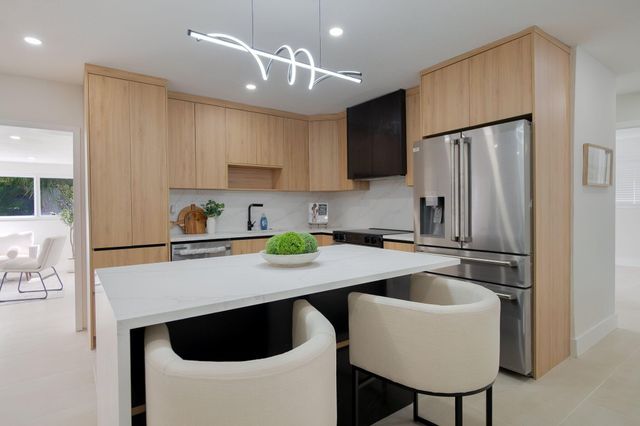 4330 NE 13th Avenue, Oakland Park, FL 33334