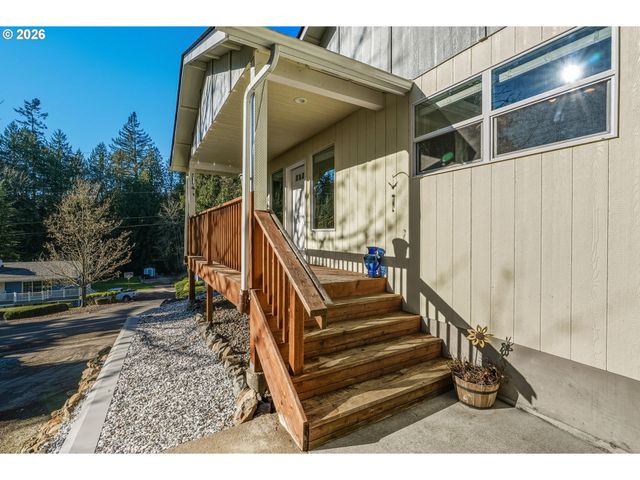 800 N 23RD Ave, Kelso, WA 98626