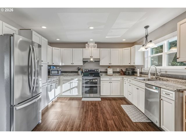 800 N 23RD Ave, Kelso, WA 98626