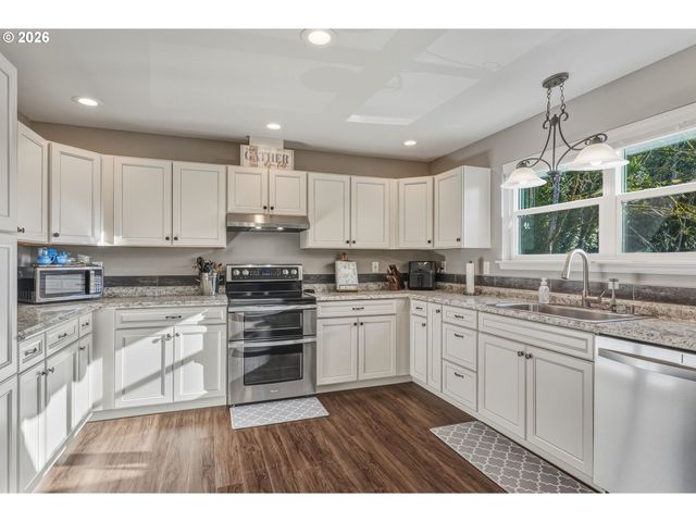 800 N 23RD Ave, Kelso, WA 98626