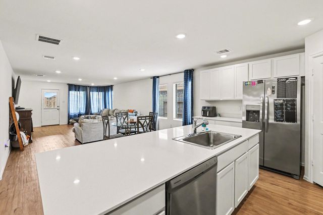 731 Mockingbird Passage Drive, Beasley, TX 77417