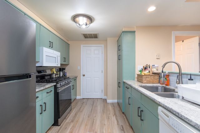770 Salisbury Street 511, Worcester, MA 01609