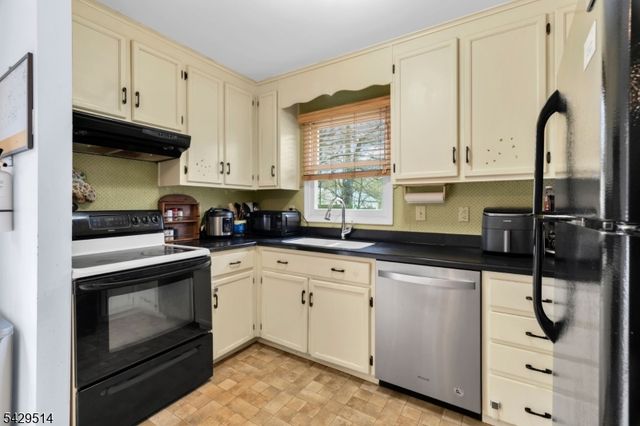 140 Papscoe Rd, West Milford Twp., NJ 07421