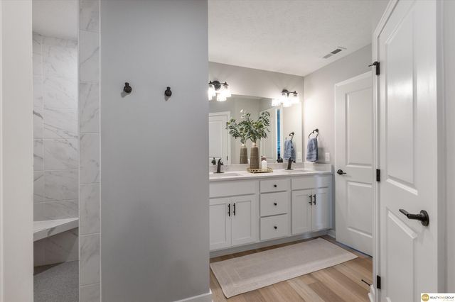 5213 Helwig Avenue, Papillion, NE 68046