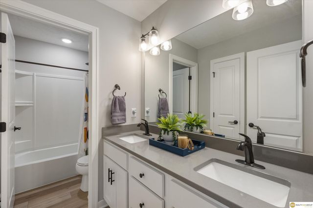 5213 Helwig Avenue, Papillion, NE 68046