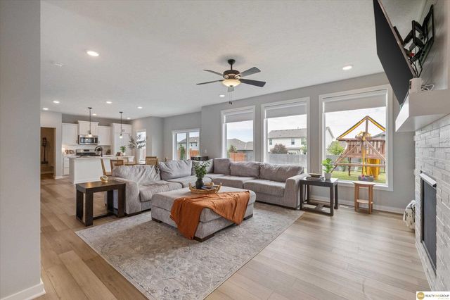 5213 Helwig Avenue, Papillion, NE 68046