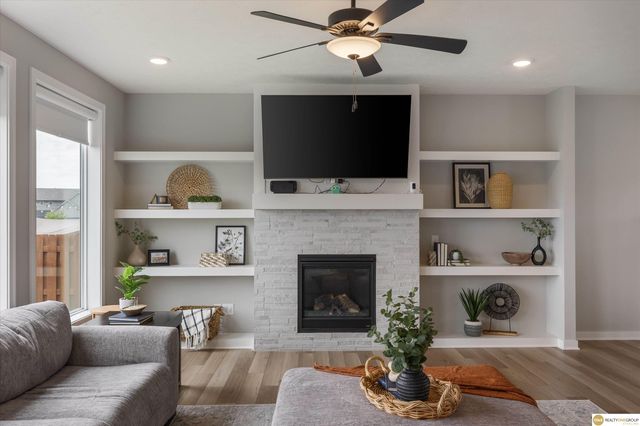 5213 Helwig Avenue, Papillion, NE 68046