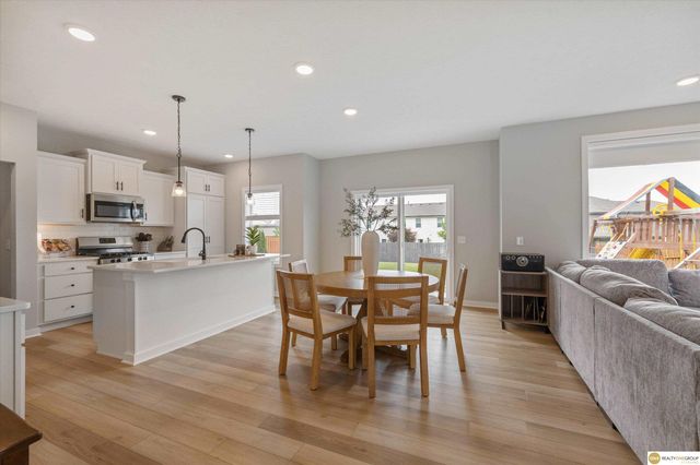 5213 Helwig Avenue, Papillion, NE 68046