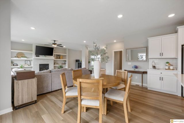 5213 Helwig Avenue, Papillion, NE 68046