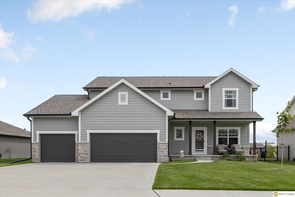 5213 Helwig Avenue, Papillion, NE 68046
