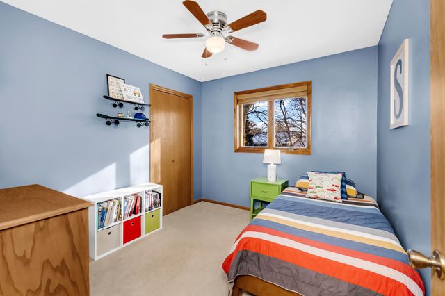 4609 Heather Way N, Oakdale, MN 55128