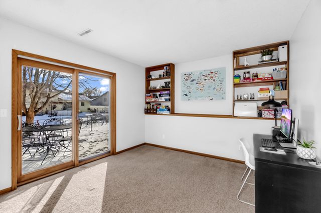 4609 Heather Way N, Oakdale, MN 55128