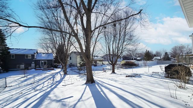 4609 Heather Way N, Oakdale, MN 55128