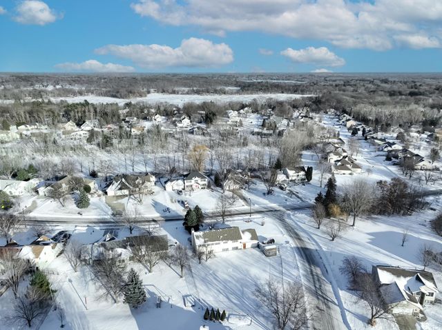 4609 Heather Way N, Oakdale, MN 55128