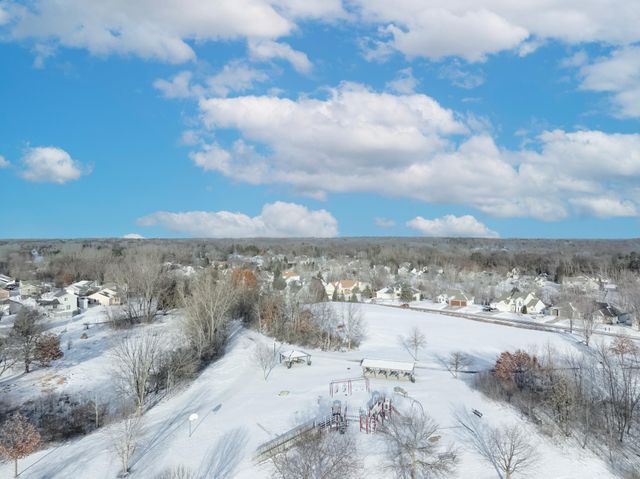 4609 Heather Way N, Oakdale, MN 55128