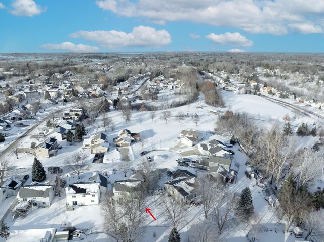 4609 Heather Way N, Oakdale, MN 55128