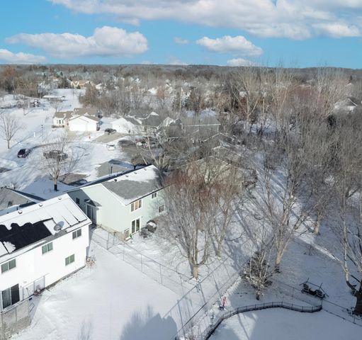 4609 Heather Way N, Oakdale, MN 55128