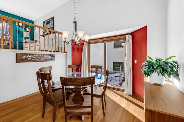 4609 Heather Way N, Oakdale, MN 55128