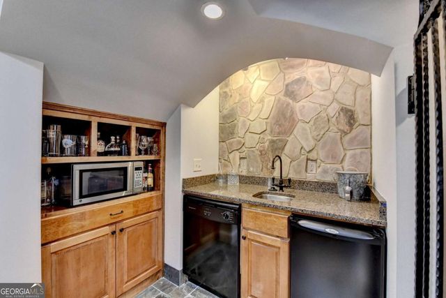 8055 Brixton Place, Suwanee, GA 30024