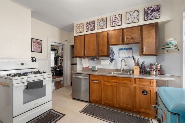 124-126 Brooks St, Boston, MA 02135