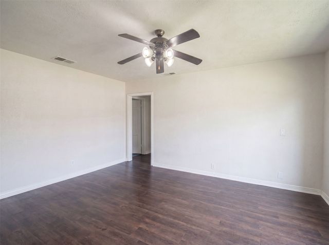 11216 Barbarosa Drive, Dallas, TX 75228