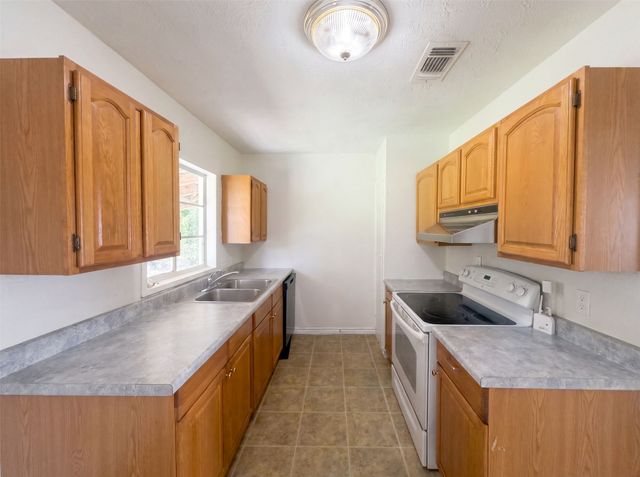 11216 Barbarosa Drive, Dallas, TX 75228