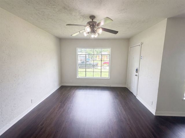 11216 Barbarosa Drive, Dallas, TX 75228