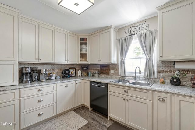 207 Stinson Drive, Bulls Gap, TN 37711