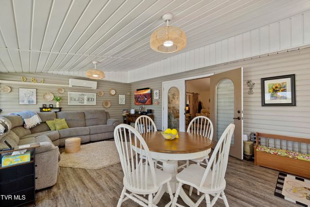 207 Stinson Drive, Bulls Gap, TN 37711