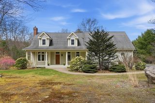 110 Turkey Hill Rd, Northampton, MA 01062