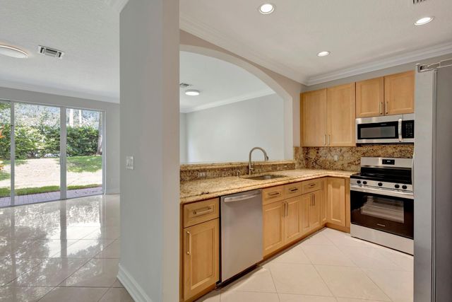 105 Bella Vita Dr, Royal Palm Beach, FL 33411