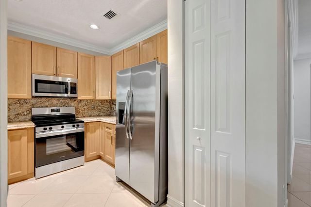 105 Bella Vita Dr, Royal Palm Beach, FL 33411
