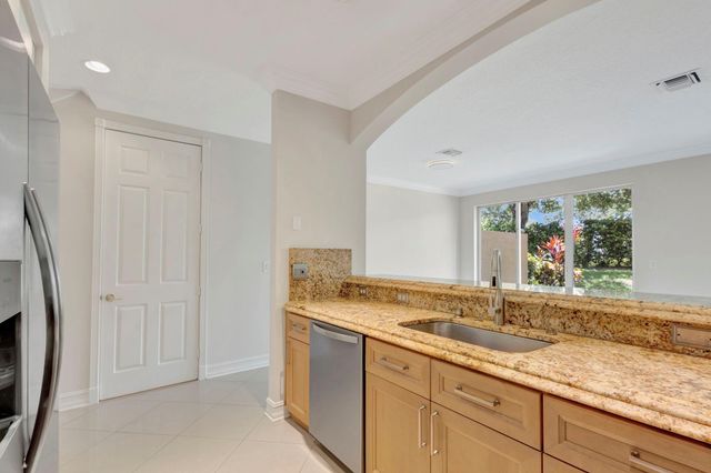 105 Bella Vita Dr, Royal Palm Beach, FL 33411
