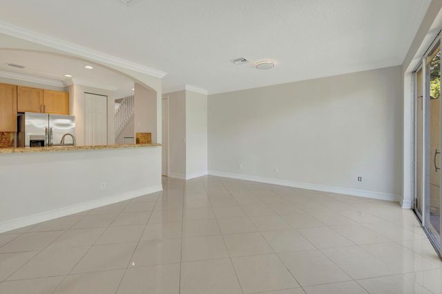 105 Bella Vita Dr, Royal Palm Beach, FL 33411