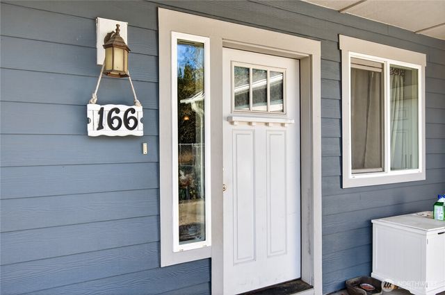 166 Geneva Lane, Castle Rock, WA 98611