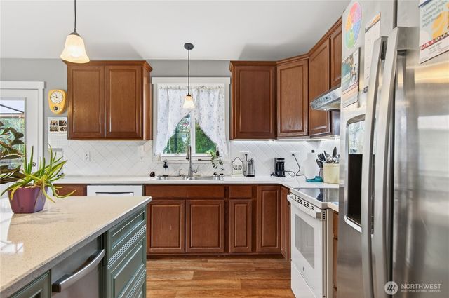 166 Geneva Lane, Castle Rock, WA 98611