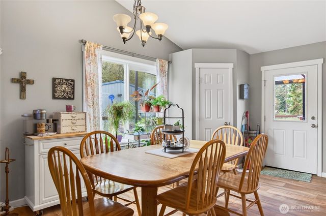 166 Geneva Lane, Castle Rock, WA 98611