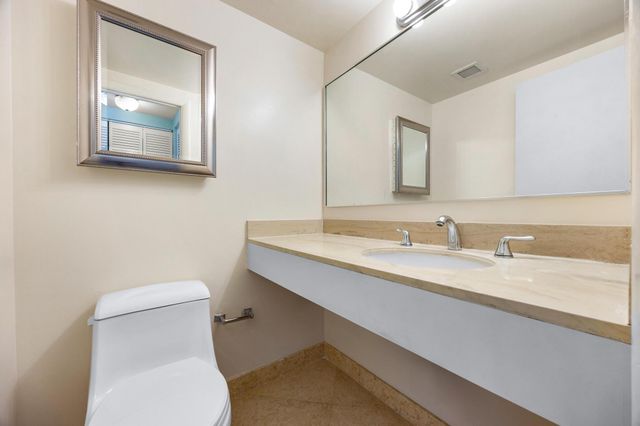 1950 S Ocean Drive PHB, Hallandale Beach, FL 33009