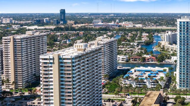 1950 S Ocean Drive PHB, Hallandale Beach, FL 33009