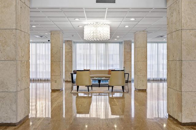 1950 S Ocean Drive PHB, Hallandale Beach, FL 33009