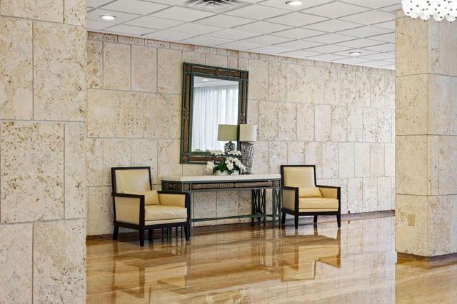 1950 S Ocean Drive PHB, Hallandale Beach, FL 33009