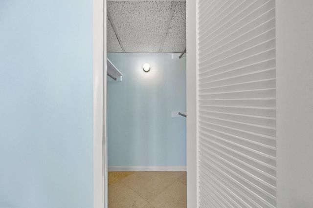 1950 S Ocean Drive PHB, Hallandale Beach, FL 33009