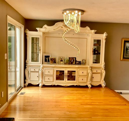 24 Penniman Cir, Stoughton, MA 02072