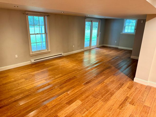 24 Penniman Cir, Stoughton, MA 02072