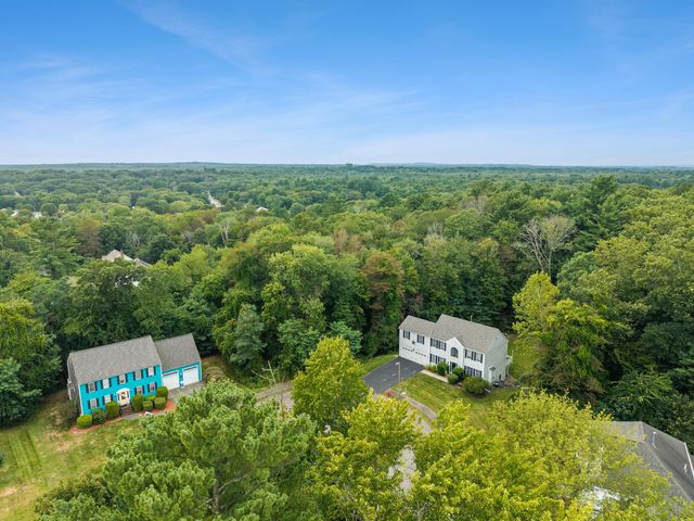 24 Penniman Cir, Stoughton, MA 02072